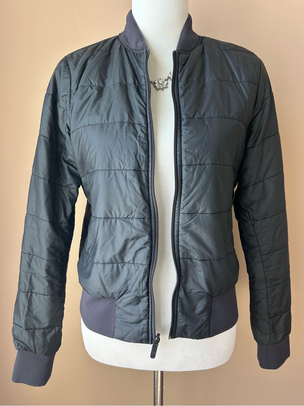 Lululemon Non-Stop Bomber Jacket Reversible Black Quilted Puffer Size 8